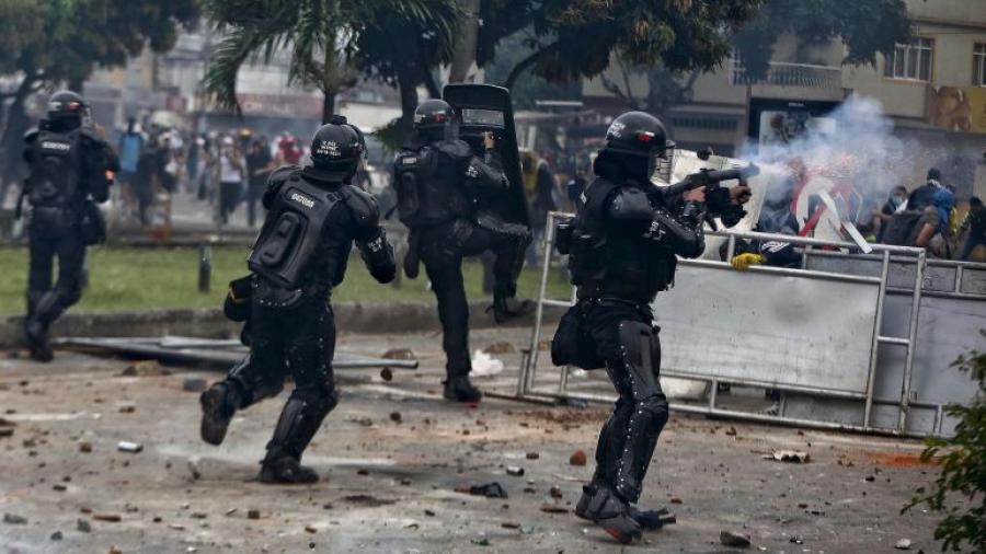  Al menos 19 muertos y más de 800 heridos tras protestas en Colombia