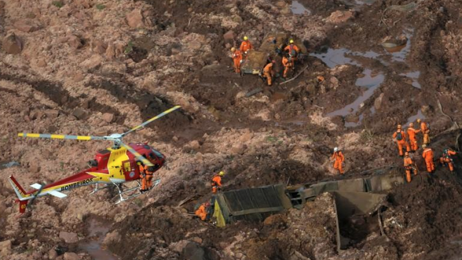 Siete muertos y 200 desaparecidos en Brasil por colapso de represa