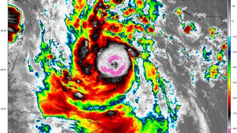 Huracán Delta cobra fuerza y se convierte en categoría 4 antes de su llegada a México 