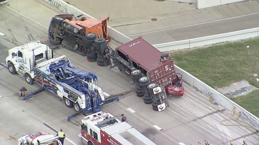 Accidente automovilístico provoca cierre de autopista en Dallas