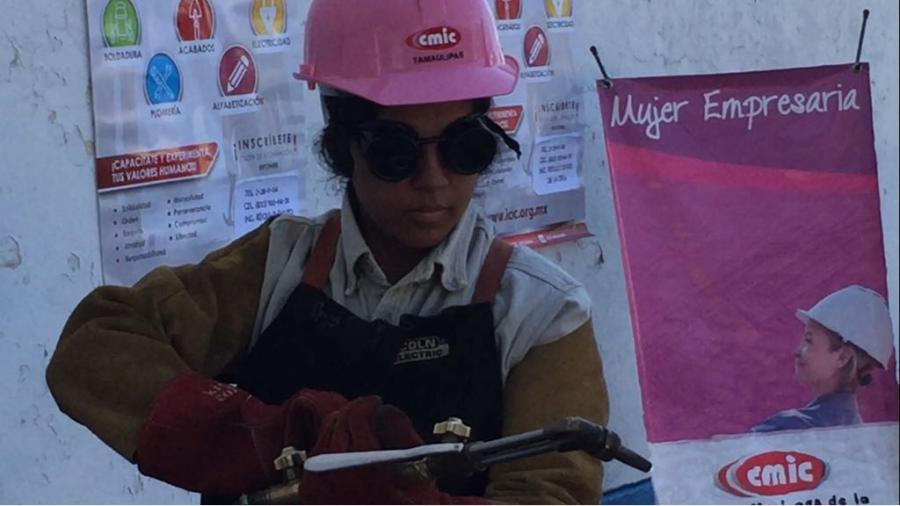 Capacitan a jóvenes y señoritas, para mejorar la calidad en mano de obra