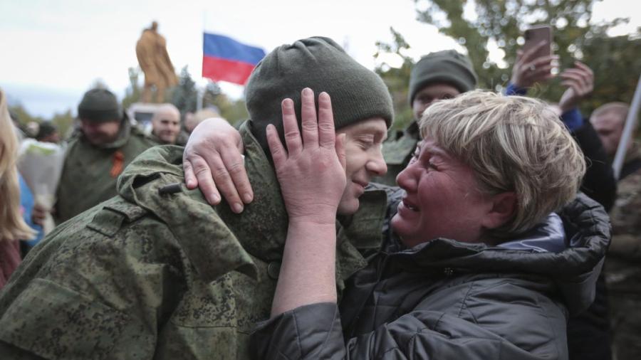 Rusia y Ucrania intercambian 195 prisioneros de guerra