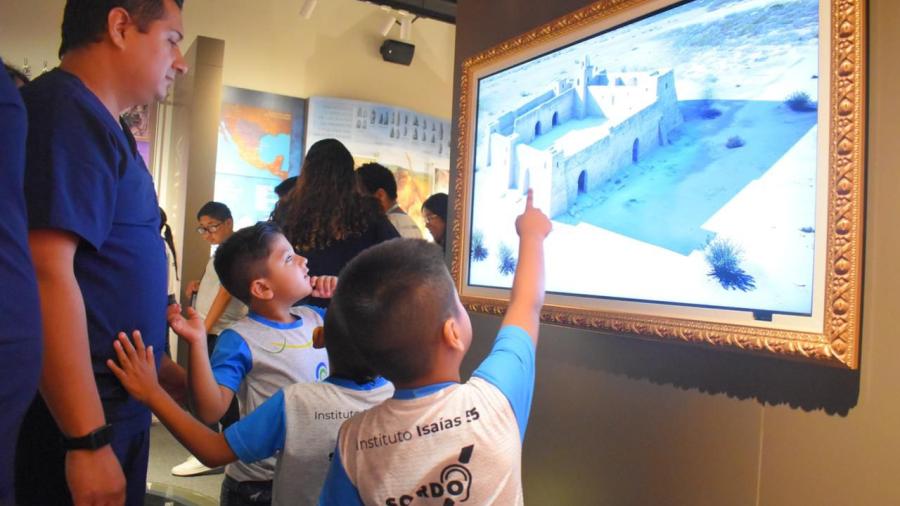 Disfrutaron alumnos de la escuela Isaías 55 una visita al Museo 
