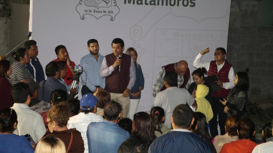 Brinda Alcalde Mario López, pronta respuesta a problemas de vecinos de Lomas de San Juan
