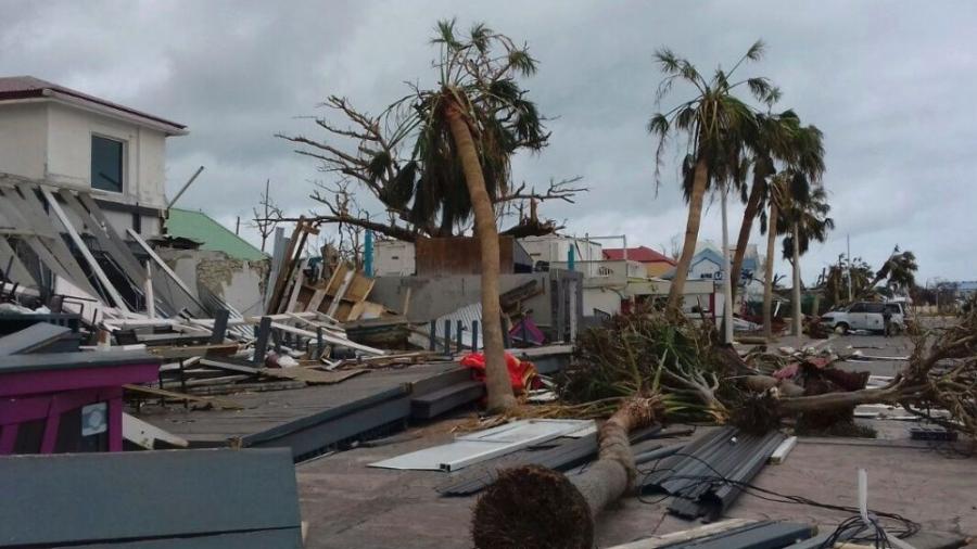 "Irma" toca tierra en los Cayos Florida