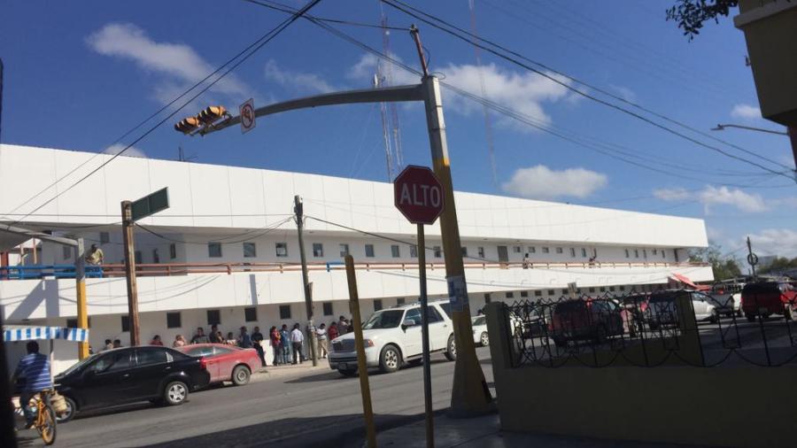 Saturan contribuyentes Oficina Fiscal, aprovechan descuentos