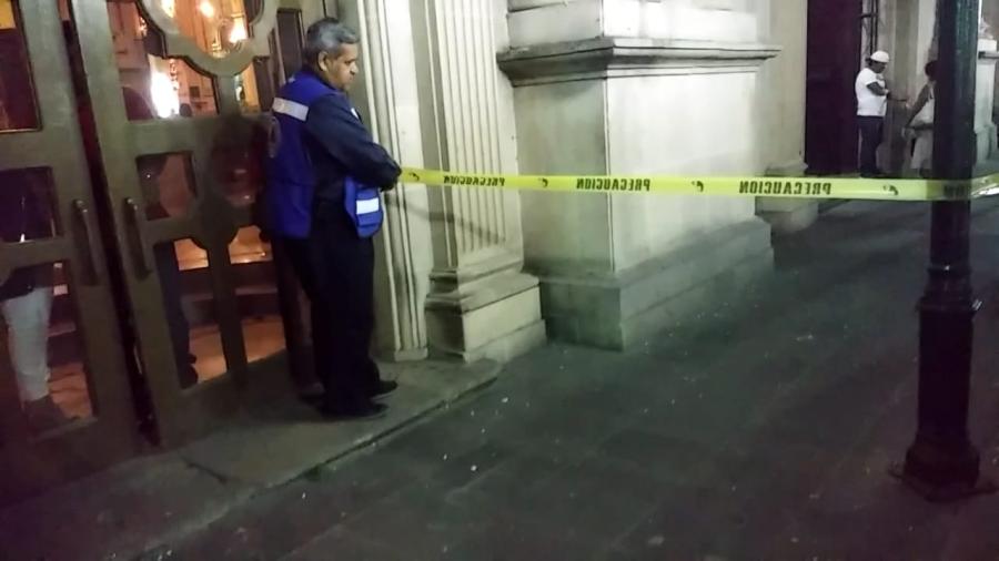 Caen fragmentos de fachada de la Catedral de Tampico
