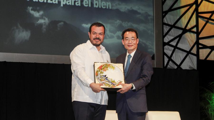 Visita embajador de Taiwán la UAT
