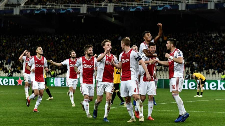 Ajax se clasifica a octavos de Champions League