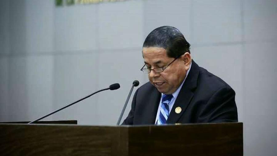 Diputados del PAN proponen retirar la pensión a ex gobernadores