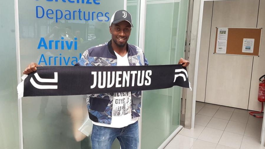Blaise Matuidi ya posa con los colores de la Juventus