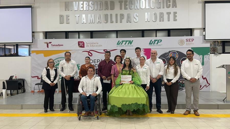Reconocen universitarios a pueblos indígenas