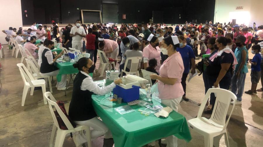 Sigue demanda de vacunas anticovid para menores, nuevamente se agotan