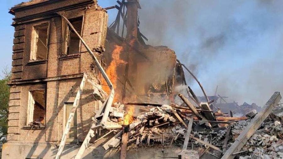 Ataque ruso a una escuela deja 60 muertos