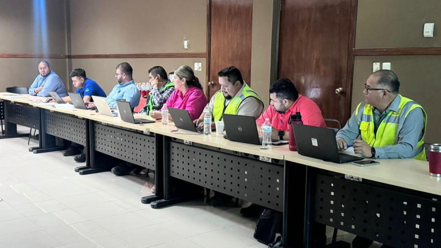 Se preparan ante la posible llegada de Beryl