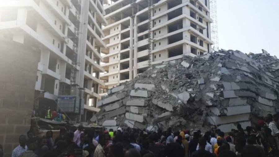 Se derrumba edificio en construcción en Nigeria; deja tres muertos