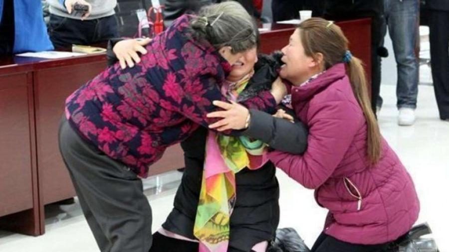 Dos mujeres se reúnen con su madre en China, 28 años después de ser secuestradas