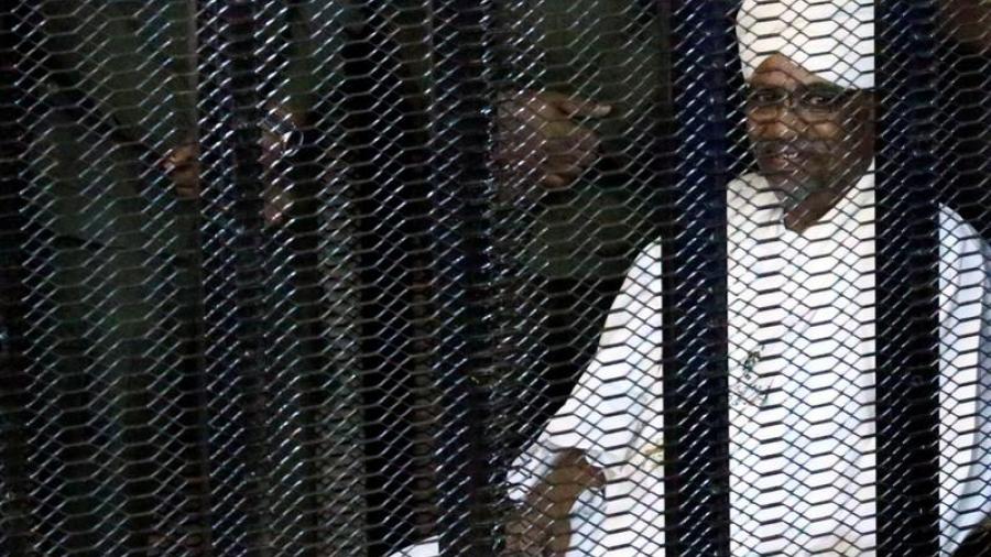 Omar al Bashir es condenado a dos años por corrupción 