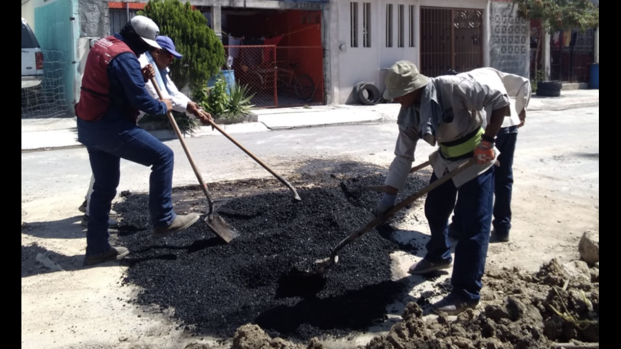 Atiende COMAPA reportes de fuga de agua en Loma Real y San Valentín