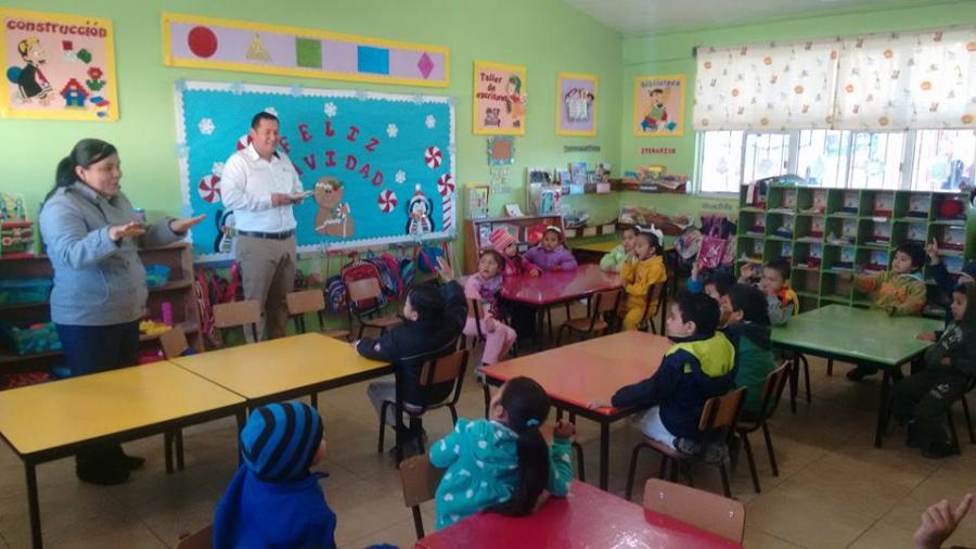 Regidor se suma a la promoción de la lectura en escuelas de Matamoros 