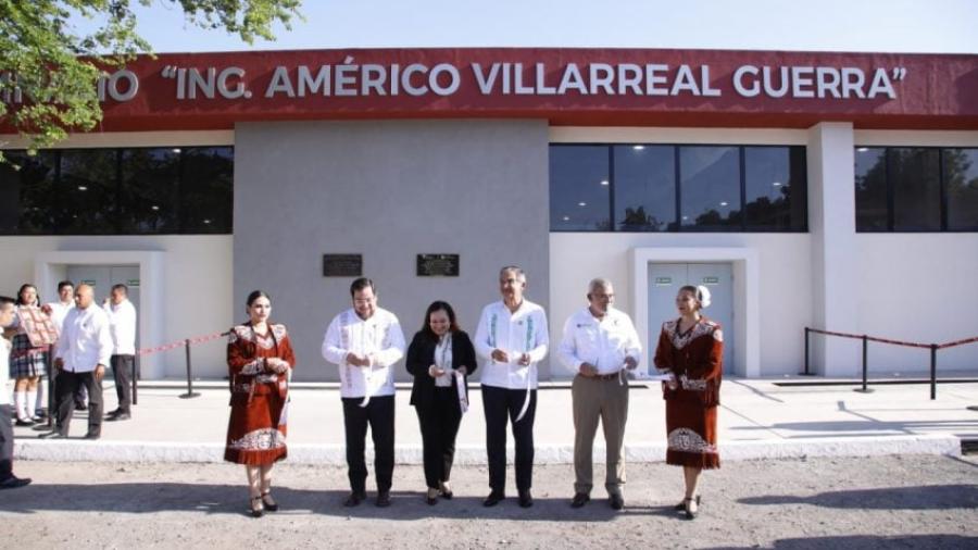 Inaugura Américo Villarreal gimnasio en Escuela Normal de Educadoras, legado de su padre
