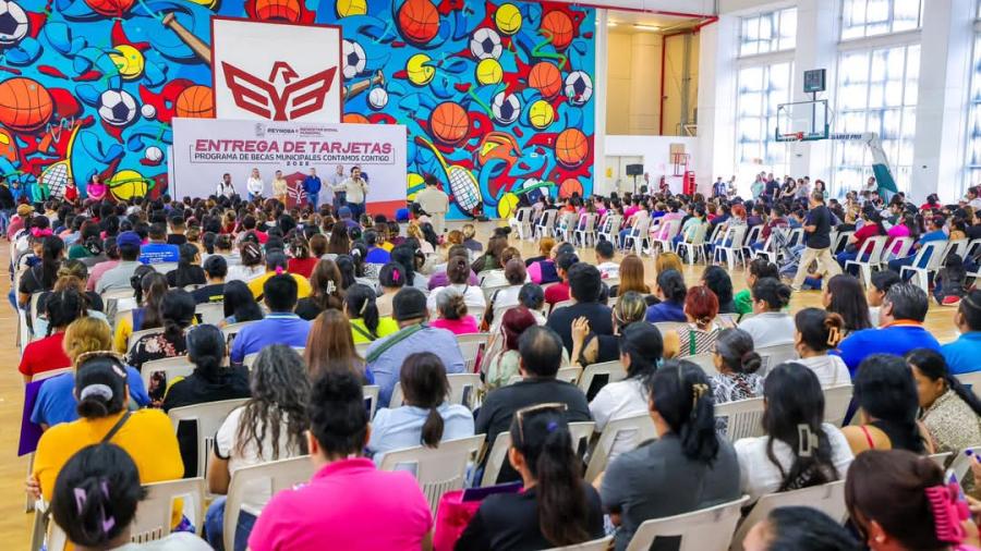 Benefician Becas Municipales a estudiantes de Primaria en Reynosa