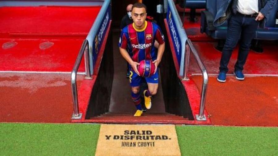 Sergiño Dest rechazó al Bayern por ir a Barcelona