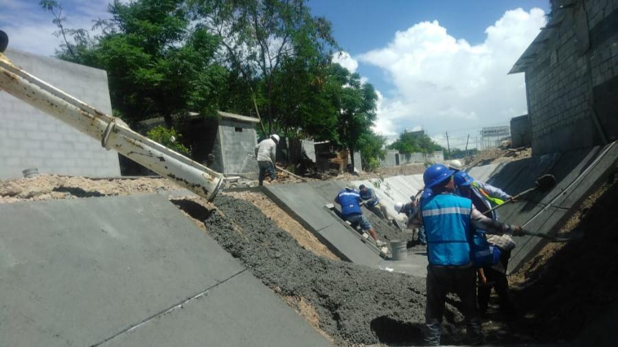 Construye Gobierno de Reynosa obra pluvial en La Escondida 