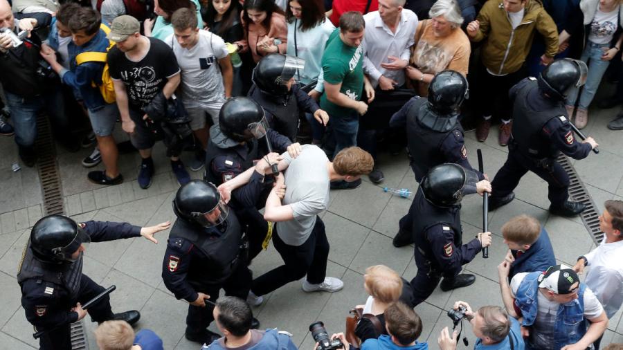 La Policía rusa detiene a 250 manifestantes contra Putin en Moscú