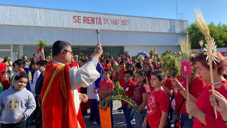 Bendicen ramos, inicia la Semana Santa