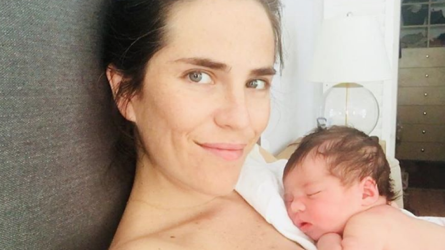 Karla Souza se estrena como mamá de embarazo “secreto”