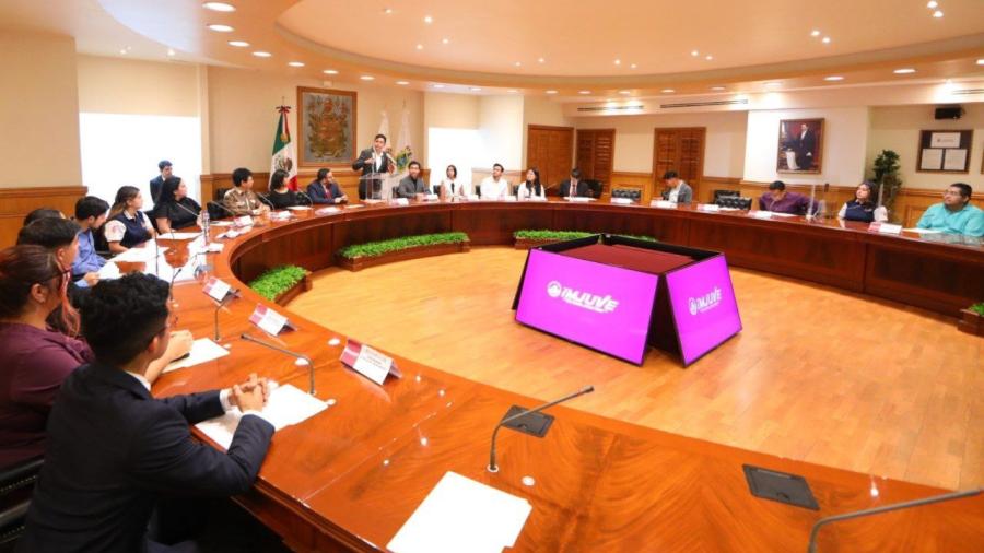 Promueve IMJUVE participación política de jóvenes con Cabildo Juvenil 