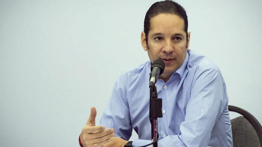 Gobernador de Querétaro se convierte en el primer donador de plasma en la entidad