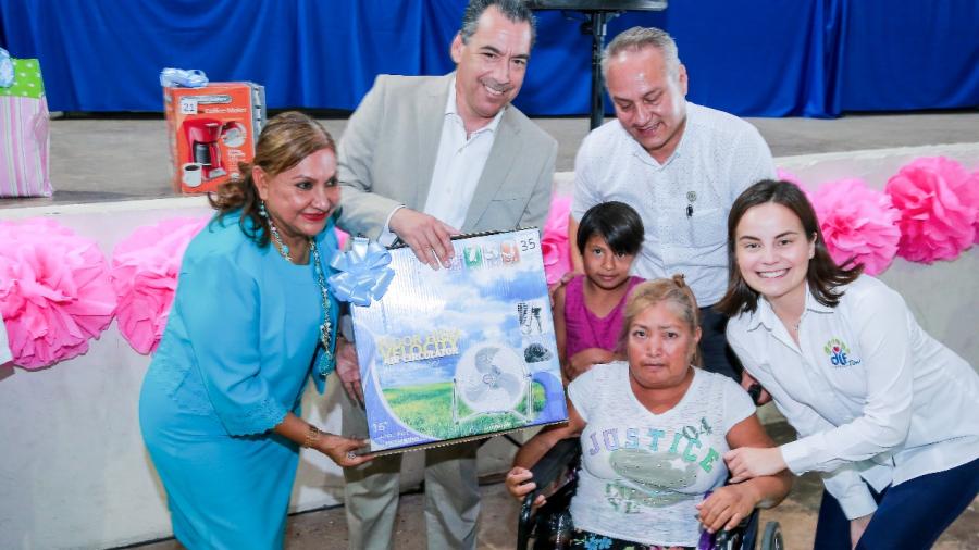 Más de 300 mil abuelitos beneficiados con feria de la salud