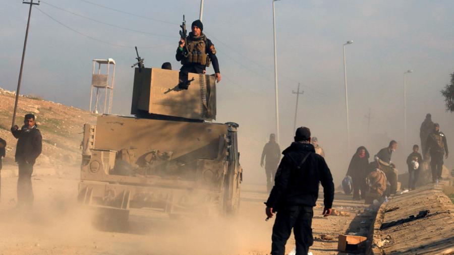 Arrebatan fuerzas iraquíes a ISIS la sede del gobierno regional de Mosul