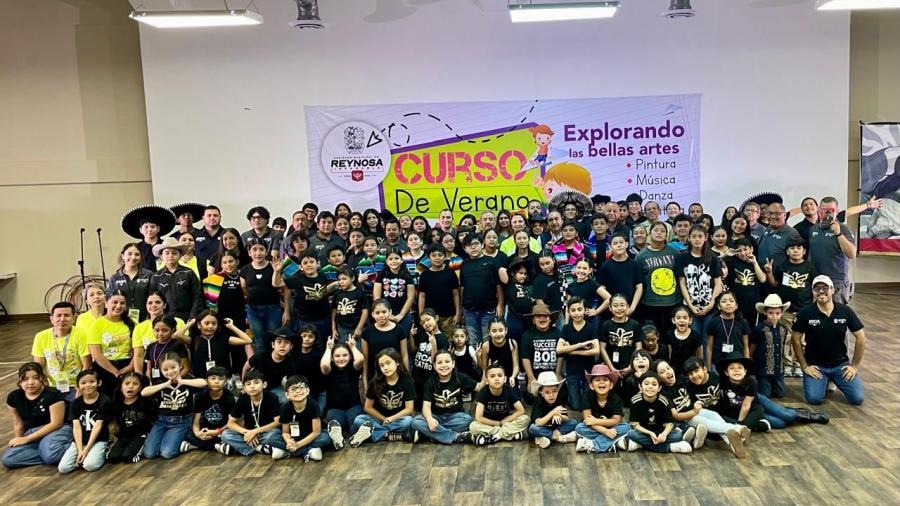 Clausura Gobierno de Carlos Peña Ortiz Curso de Verano 2025 con muestra artística final