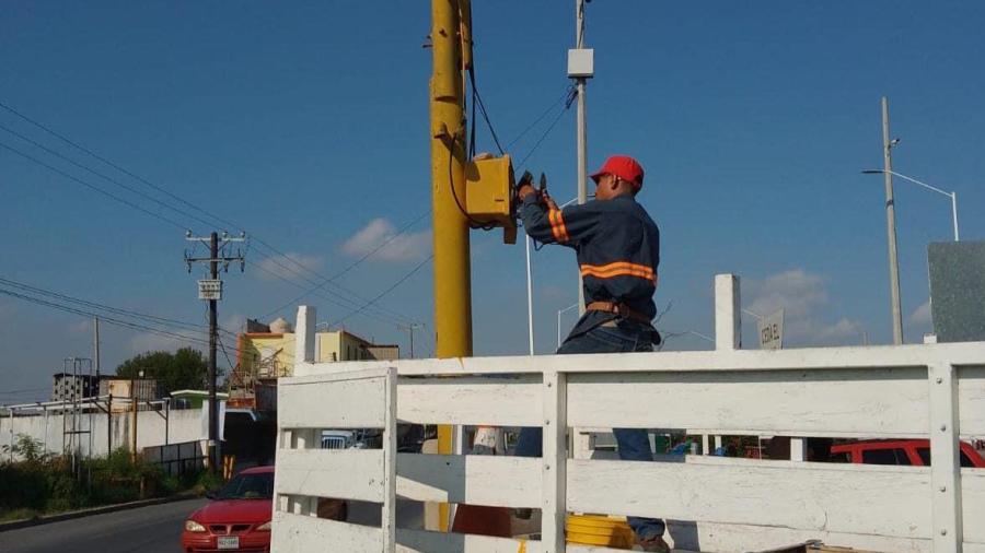 Fallan sem&aacute;foros y l&aacute;mparas por falta de mantenimiento de CFE