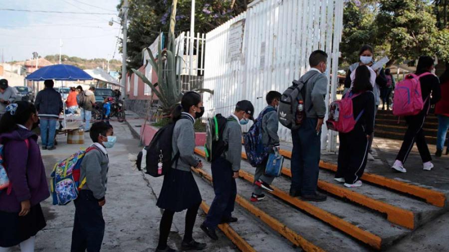 Felicita AMLO a estudiantes por inicio de nuevo ciclo escolar