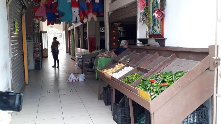 Locatarios del mercado de Altamira agobiados por crisis económica