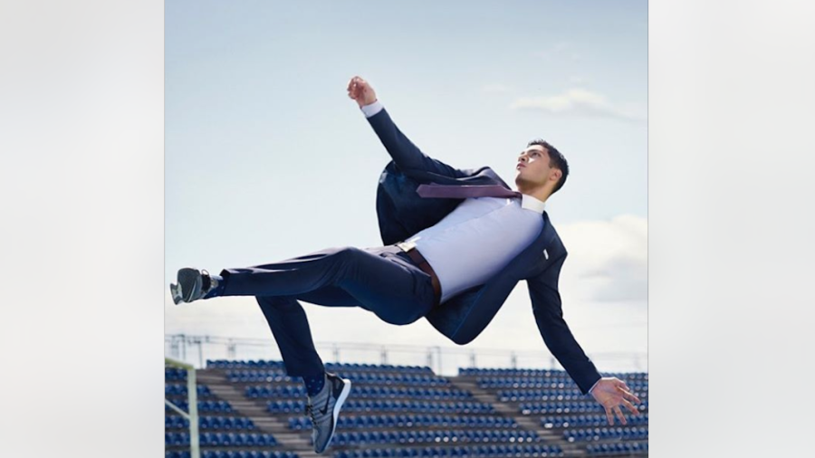 Raúl Jiménez ahora también es modelo