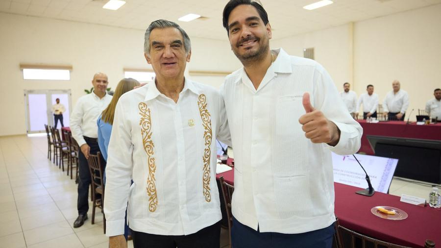 Gobernador Américo Villarreal Anaya y Alcalde Carlos Peña Ortiz en Mesa de Construcción de la Paz 
