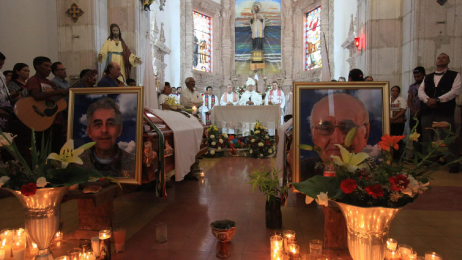Exige AMLO “explicación a fondo” por asesinato de sacerdotes jesuitas