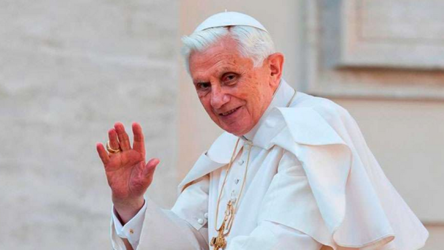 Desmiente Vaticano muerte de Benedicto XVI