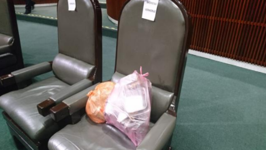 As&iacute; dejan los curules de San L&aacute;zaro quienes no llevan tupper