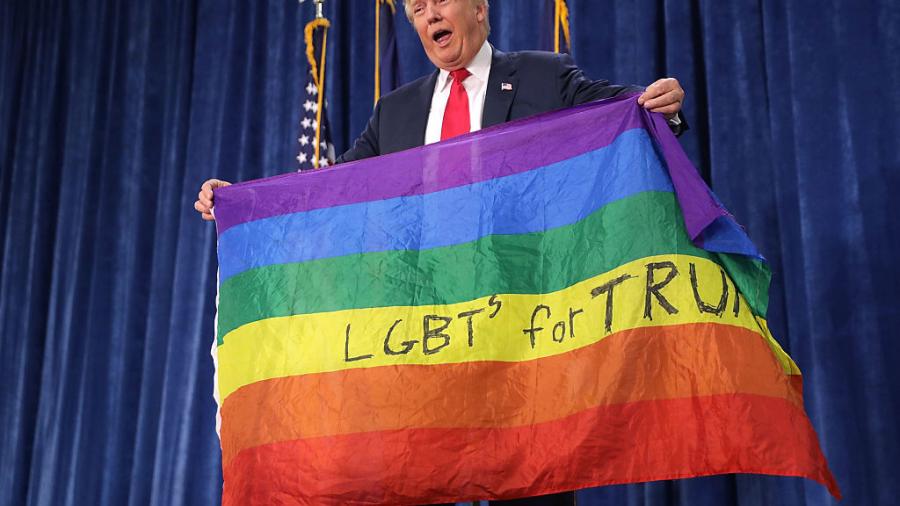 Trump elimina protección contra discriminación sanitaria hacia transgéneros 
