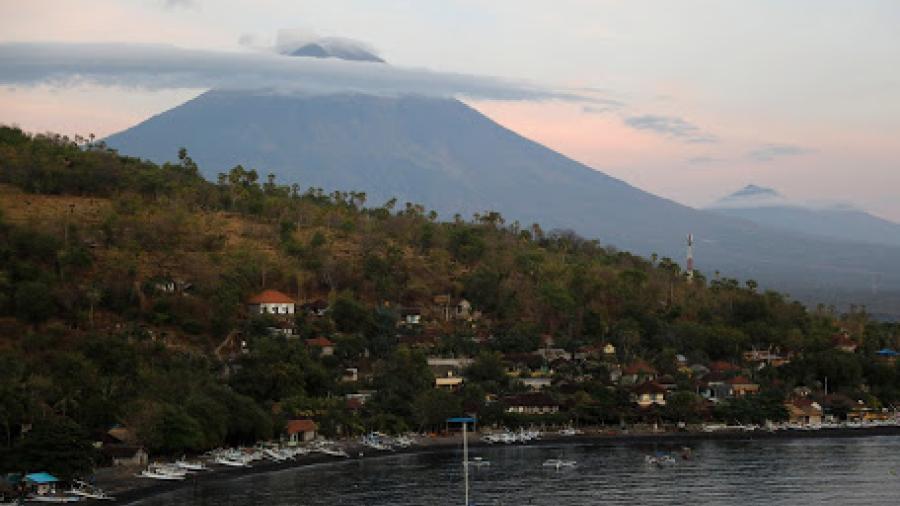 Alerta por posibles erupciones de Monaro y Monte Agung