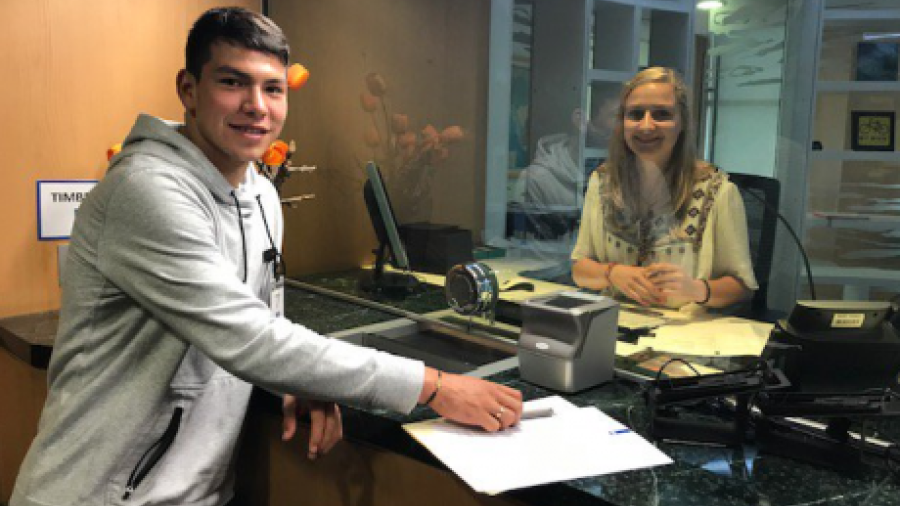 Hirving Lozano recibe visa de trabajo en Holanda