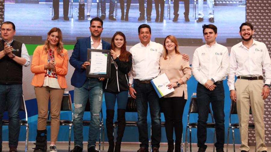 Gobernador entrega Premio Estatal del Deporte 2017