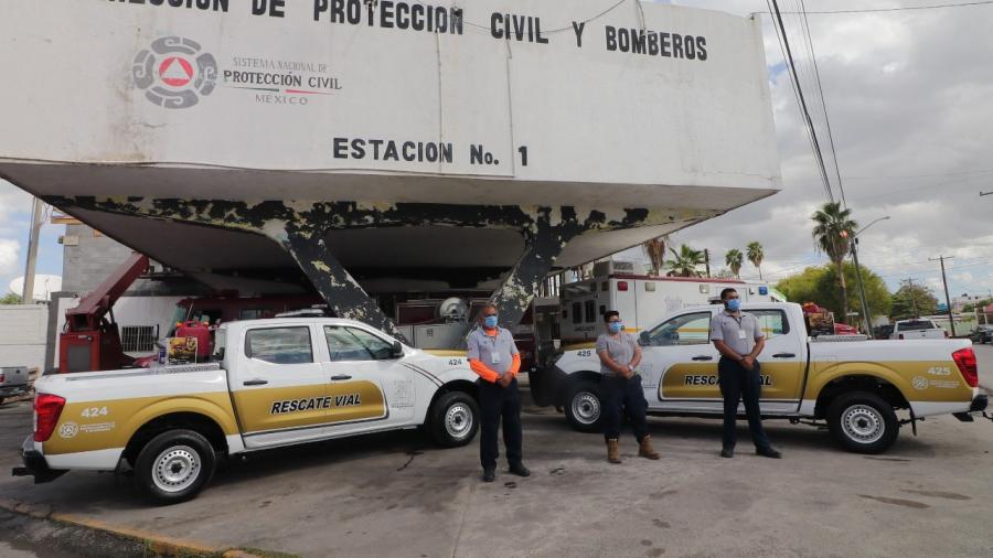 Alcalde entrega dos unidades a la Dirección de Protección Civil