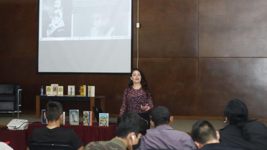 Charlan sobre la vida del periodista y escritor colombiano Gabriel García Márquez